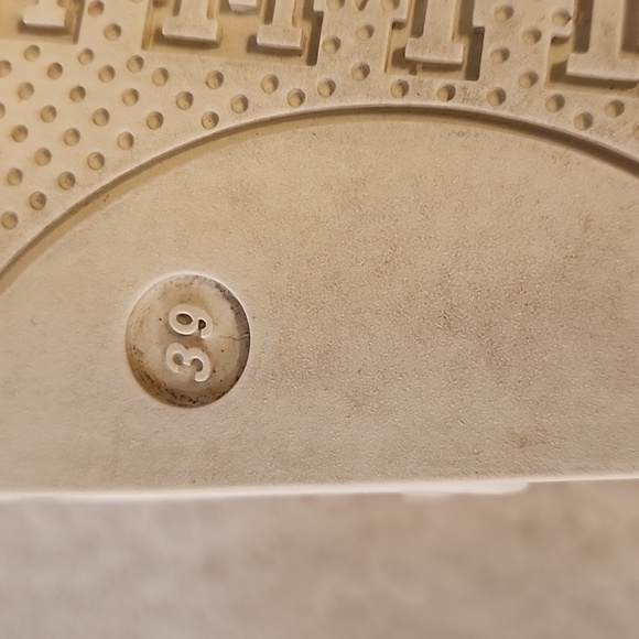 Jimmy Choo Womens White Slide Sandals With Clear Gold JCs Size 9 Preowned - Picture 11 of 12